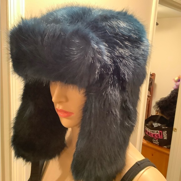 Fabulous Furs Women's Blue Faux Fur Trapper Hat - Picture 4 of 13